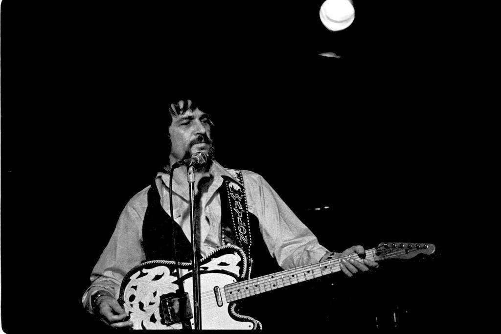 1937: Waylon Jennings